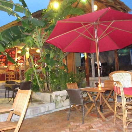 Serendipity Beach Resort Сиханоуквил Екстериор снимка
