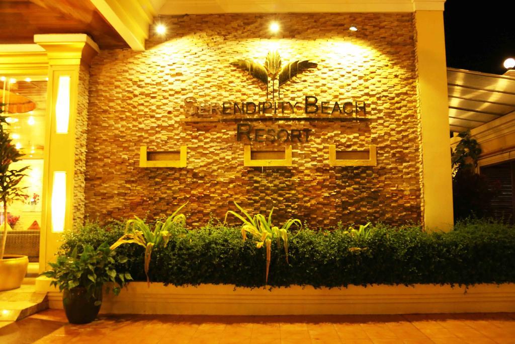 Serendipity Beach Resort Сиханоуквил Екстериор снимка