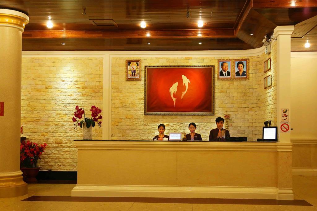 Serendipity Beach Resort Сиханоуквил Екстериор снимка