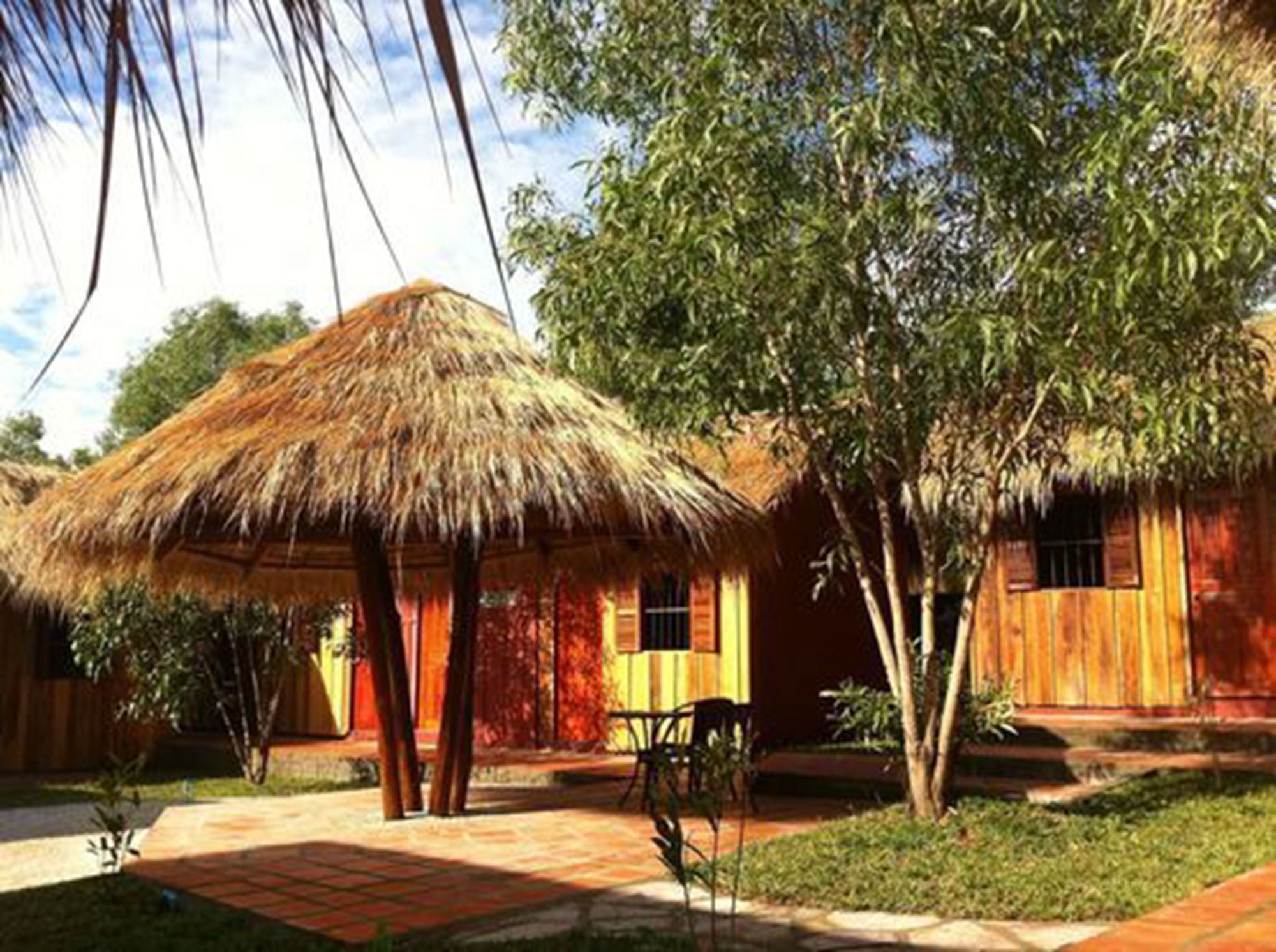 Serendipity Beach Resort Сиханоуквил Екстериор снимка