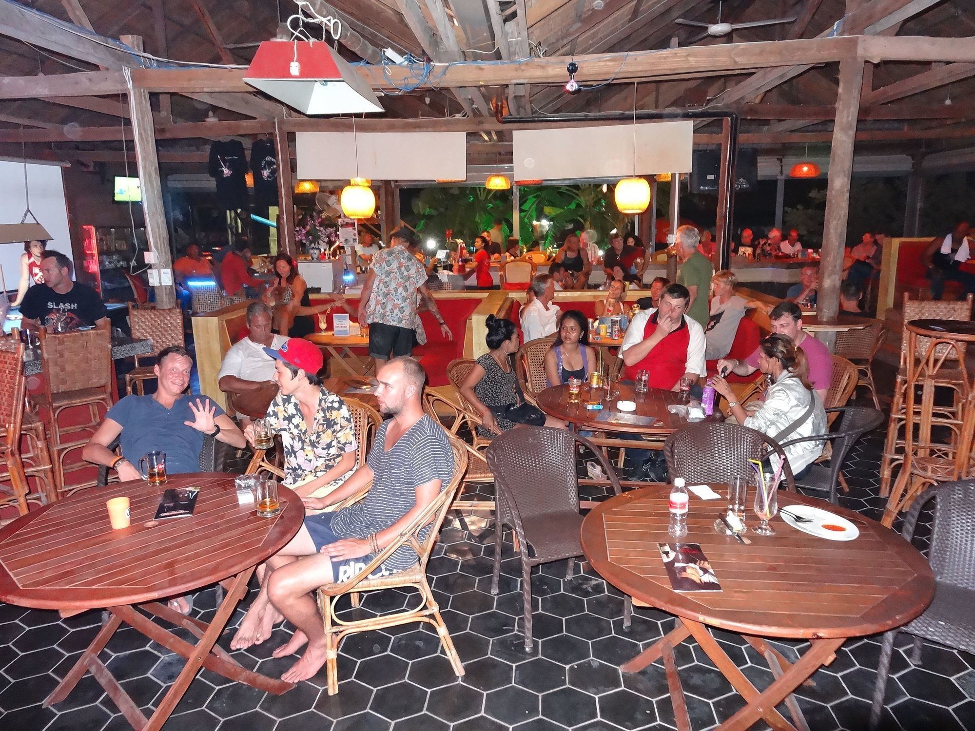 Serendipity Beach Resort Сиханоуквил Екстериор снимка