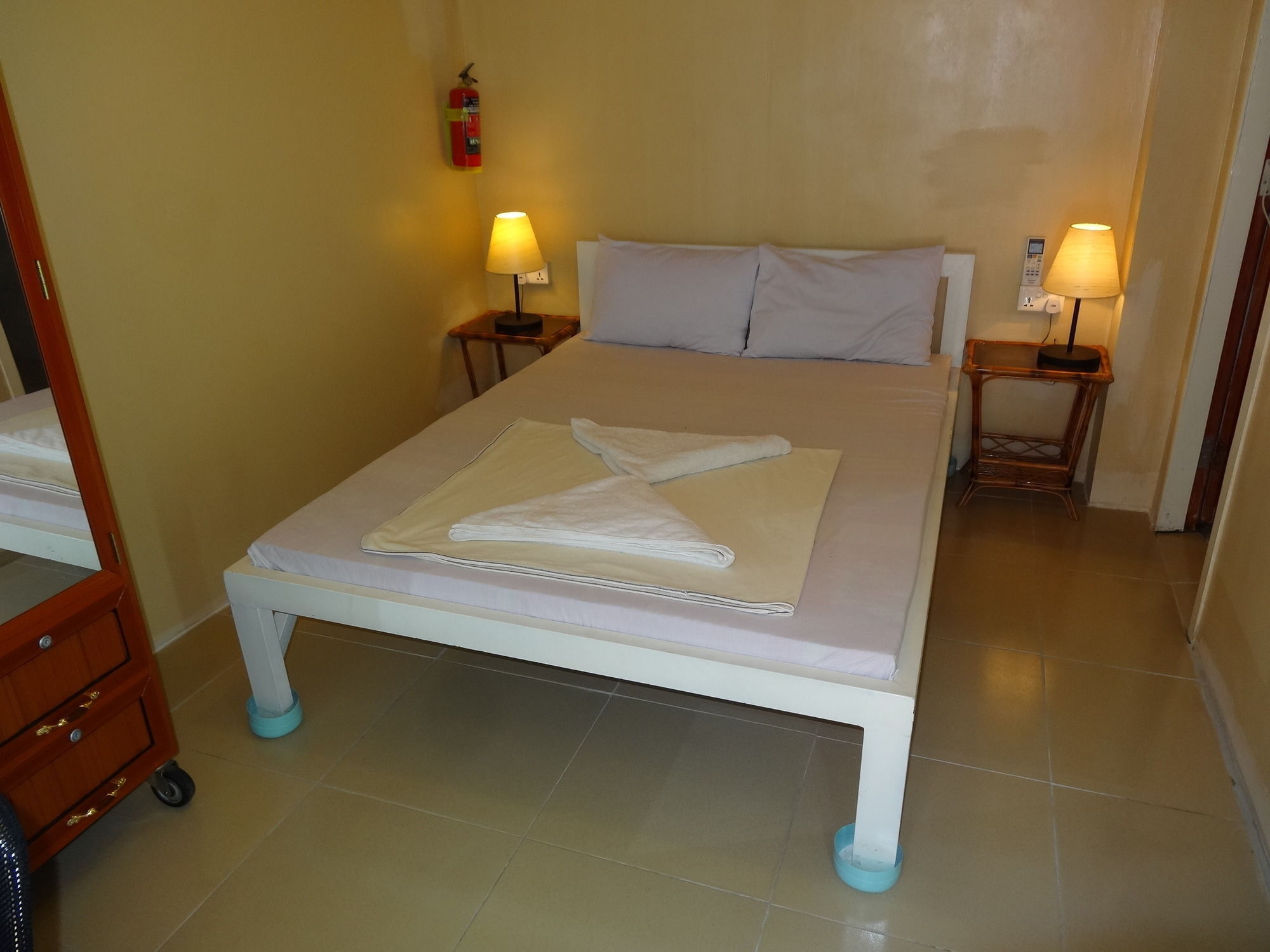 Serendipity Beach Resort Сиханоуквил Екстериор снимка